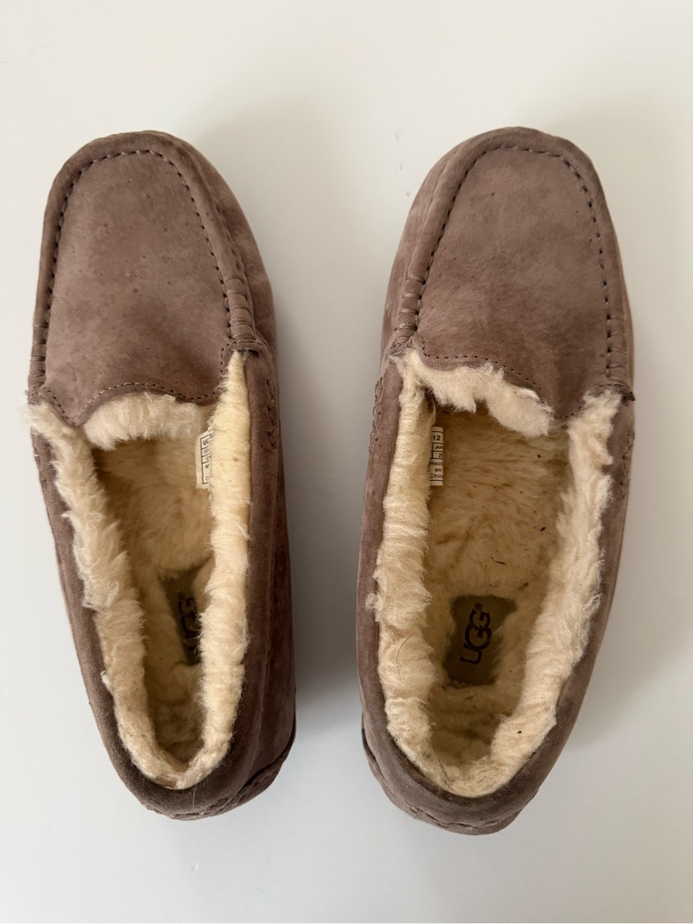Ugg Ansley Suede Shearling moccasin slippers Sz 8